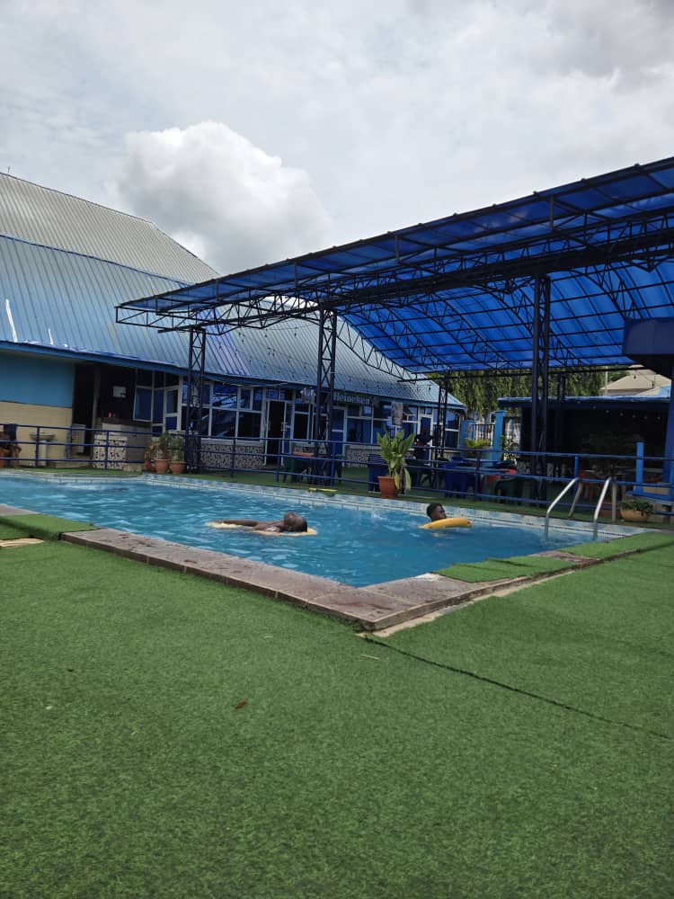 Pool Bar Space